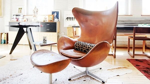 egg chair