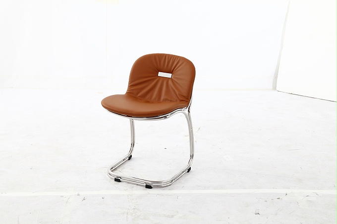 超轻便餐椅——pk9椅