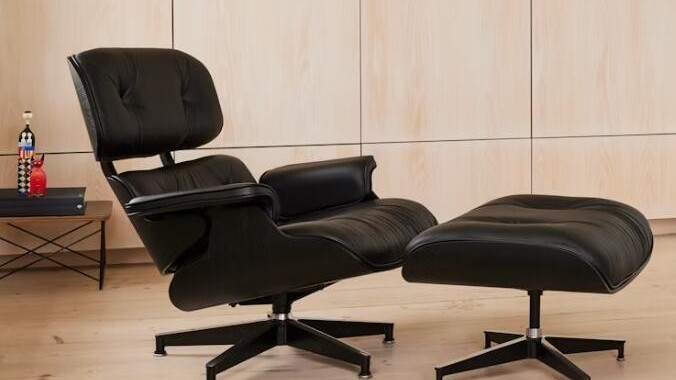 材质与工艺的颂歌：伊姆斯躺椅的匠心传承与德洛皮沙发的现代演绎