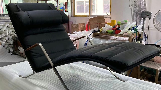 选对工厂少踩坑！意大利真皮休闲椅的品质密码藏在 27 年代工史里