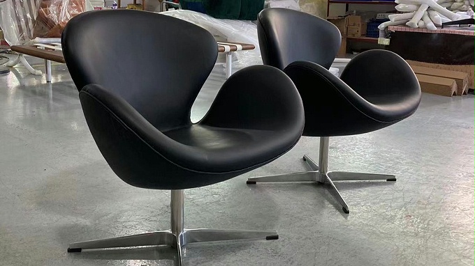 经典复刻的真谛：意大利真皮休闲椅工厂不止仿外观