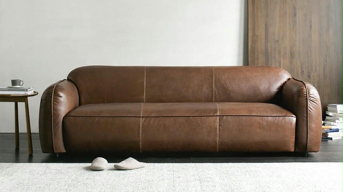 德洛全真皮躺椅代理：以大师设计为刃，斩获高端家居市场蓝海红利